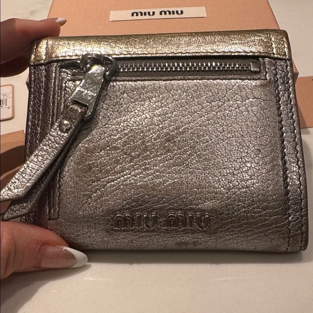 MIU MIU WALLET 💛🩶 - Picture 4 of 17